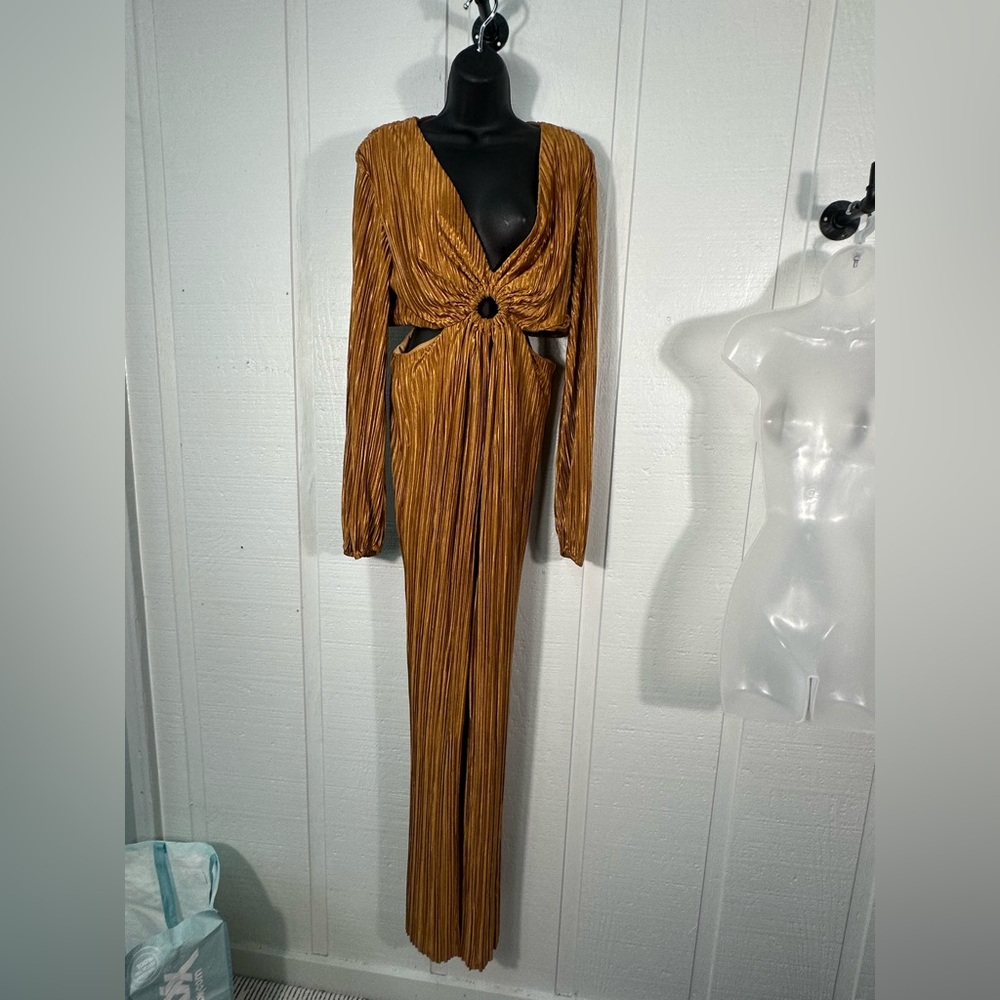Ricarica Pleated Cut Out Jumpsuit Size Large EUC